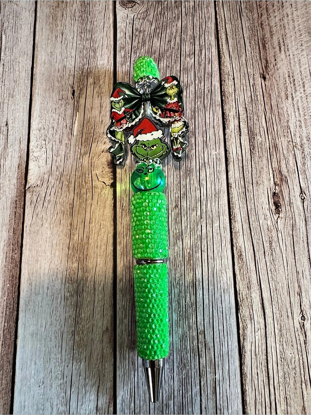 Grinch bow pen